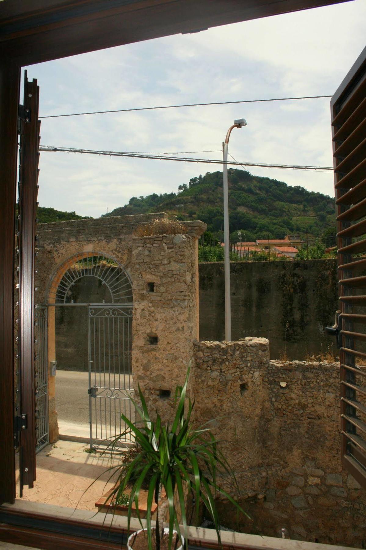 Appartamenti Porta Antica Di Тропея Экстерьер фото